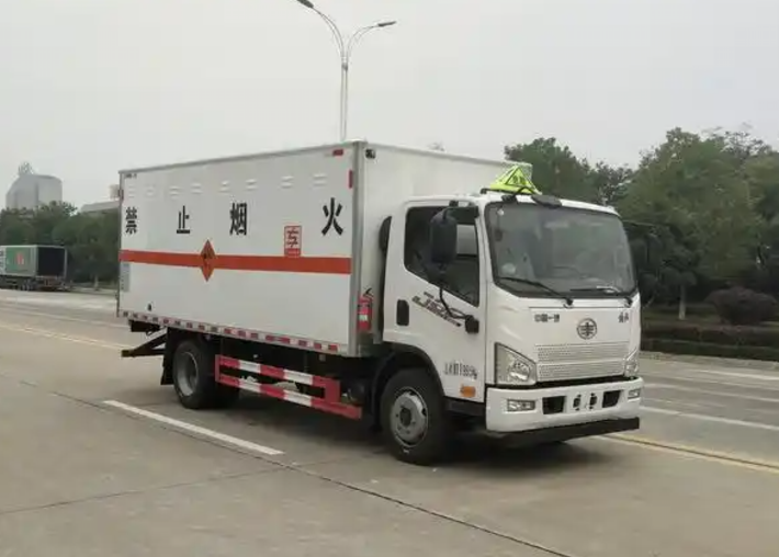 那曲爆破器材运输车可以上高速吗？